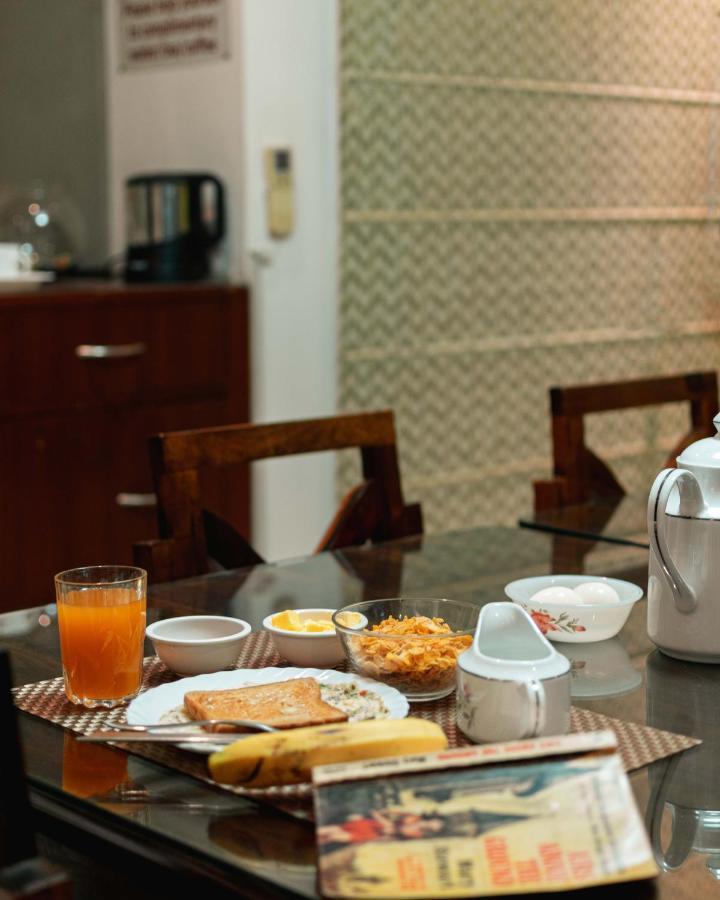 Tree Of Life Bed & Breakfast Yeni Delhi Dış mekan fotoğraf